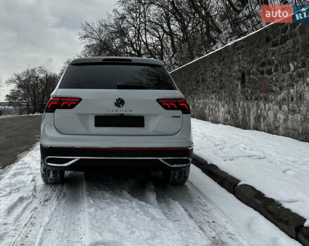 Белый Фольксваген Тигуан, объемом двигателя 1.98 л и пробегом 12 тыс. км за 39000 $, фото 13 на Automoto.ua