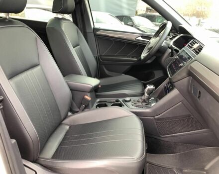 Белый Фольксваген Тигуан, объемом двигателя 2 л и пробегом 45 тыс. км за 28290 $, фото 32 на Automoto.ua