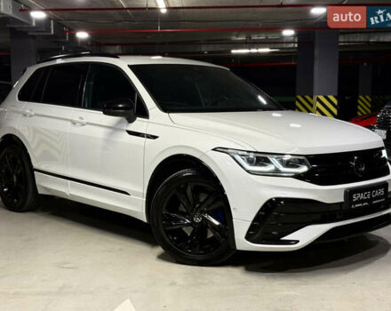 Белый Фольксваген Тигуан, объемом двигателя 2 л и пробегом 48 тыс. км за 42900 $, фото 4 на Automoto.ua