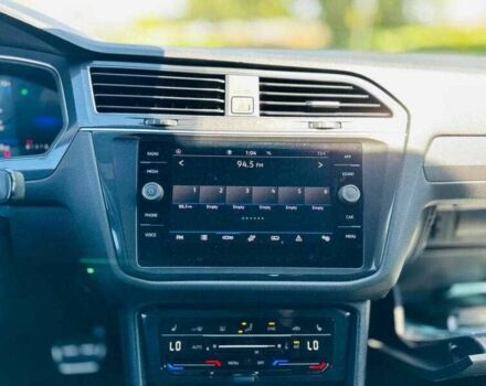 Белый Фольксваген Тигуан, объемом двигателя 2 л и пробегом 9 тыс. км за 8600 $, фото 10 на Automoto.ua