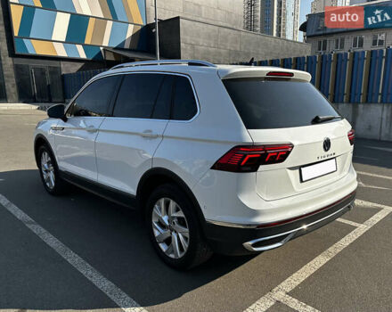 Белый Фольксваген Тигуан, объемом двигателя 1.98 л и пробегом 12 тыс. км за 39000 $, фото 4 на Automoto.ua