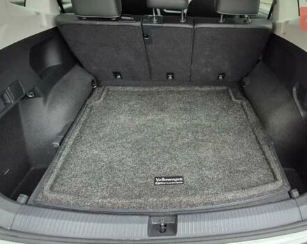 Білий Фольксваген Тігуан, об'ємом двигуна 2.01 л та пробігом 15 тис. км за 27700 $, фото 26 на Automoto.ua