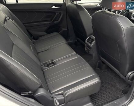 Білий Фольксваген Тігуан, об'ємом двигуна 1.98 л та пробігом 10 тис. км за 27000 $, фото 24 на Automoto.ua