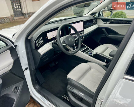 Білий Фольксваген Тігуан, об'ємом двигуна 2 л та пробігом 22 тис. км за 47900 $, фото 57 на Automoto.ua