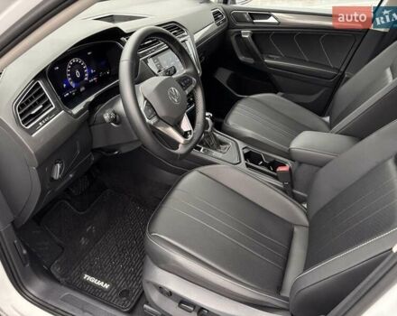 Білий Фольксваген Тігуан, об'ємом двигуна 1.98 л та пробігом 10 тис. км за 27000 $, фото 21 на Automoto.ua