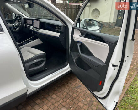 Білий Фольксваген Тігуан, об'ємом двигуна 2 л та пробігом 22 тис. км за 47900 $, фото 130 на Automoto.ua