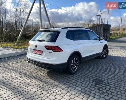 Белый Фольксваген Тигуан, объемом двигателя 2 л и пробегом 5 тыс. км за 24300 $, фото 4 на Automoto.ua