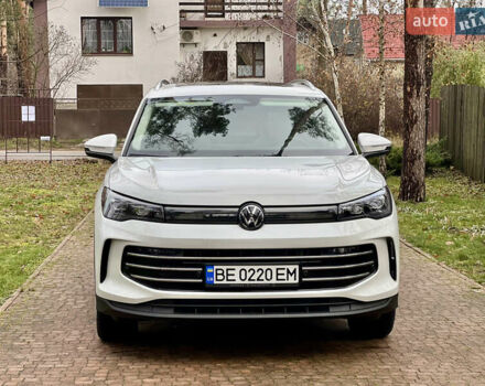Білий Фольксваген Тігуан, об'ємом двигуна 2 л та пробігом 22 тис. км за 47900 $, фото 24 на Automoto.ua