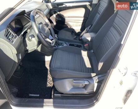 Белый Фольксваген Тигуан, объемом двигателя 2 л и пробегом 5 тыс. км за 24300 $, фото 13 на Automoto.ua