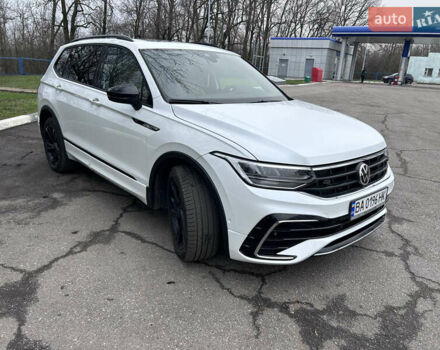 Белый Фольксваген Тигуан, объемом двигателя 1.98 л и пробегом 28 тыс. км за 28500 $, фото 2 на Automoto.ua