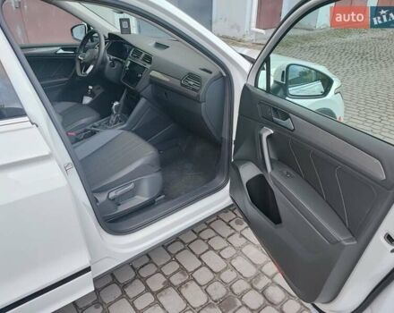 Белый Фольксваген Тигуан, объемом двигателя 1.98 л и пробегом 10 тыс. км за 28500 $, фото 22 на Automoto.ua