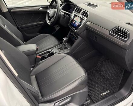 Білий Фольксваген Тігуан, об'ємом двигуна 1.98 л та пробігом 10 тис. км за 27000 $, фото 22 на Automoto.ua