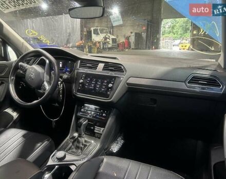 Белый Фольксваген Тигуан, объемом двигателя 1.98 л и пробегом 38 тыс. км за 22999 $, фото 5 на Automoto.ua