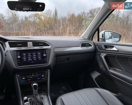 Білий Фольксваген Тігуан, об'ємом двигуна 1.98 л та пробігом 10 тис. км за 27000 $, фото 19 на Automoto.ua