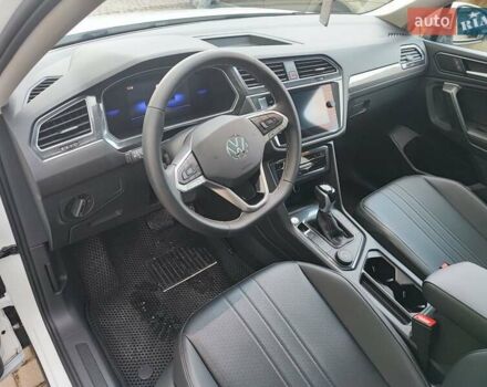 Белый Фольксваген Тигуан, объемом двигателя 1.98 л и пробегом 10 тыс. км за 28500 $, фото 13 на Automoto.ua