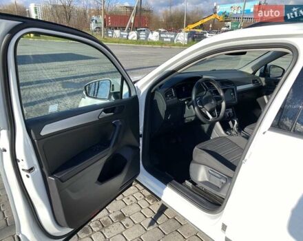 Белый Фольксваген Тигуан, объемом двигателя 2 л и пробегом 5 тыс. км за 24300 $, фото 11 на Automoto.ua