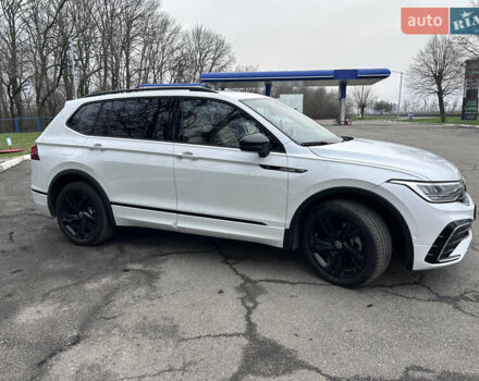 Белый Фольксваген Тигуан, объемом двигателя 1.98 л и пробегом 28 тыс. км за 28500 $, фото 3 на Automoto.ua