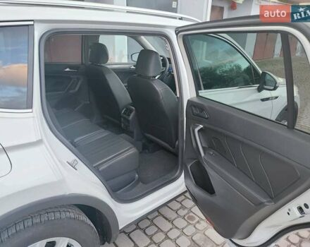 Белый Фольксваген Тигуан, объемом двигателя 1.98 л и пробегом 10 тыс. км за 28500 $, фото 18 на Automoto.ua