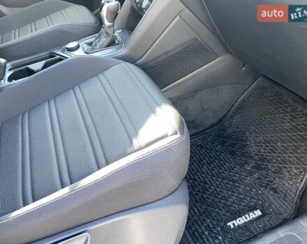 Белый Фольксваген Тигуан, объемом двигателя 2 л и пробегом 5 тыс. км за 24300 $, фото 29 на Automoto.ua