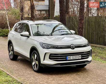 Білий Фольксваген Тігуан, об'ємом двигуна 2 л та пробігом 22 тис. км за 47900 $, фото 23 на Automoto.ua