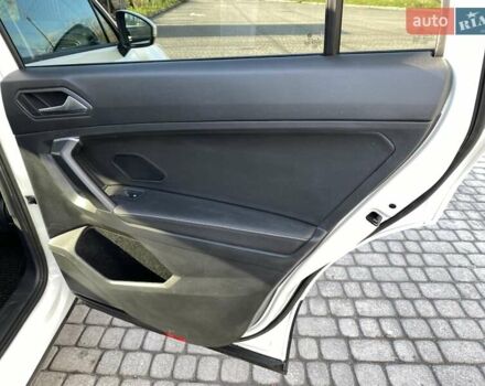 Белый Фольксваген Тигуан, объемом двигателя 2 л и пробегом 5 тыс. км за 24300 $, фото 26 на Automoto.ua