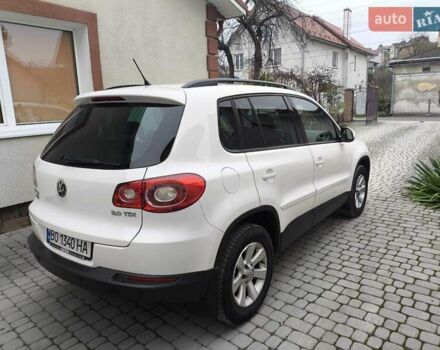 Білий Фольксваген Тігуан, об'ємом двигуна 1.97 л та пробігом 140 тис. км за 12000 $, фото 1 на Automoto.ua