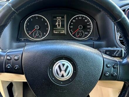 Фольксваген Тигуан 2009 в Нововолынск на Automoto.ua Белый Фольксваген Тигуан, объемом двигателя 20 л и пробегом 193 тыс. км за 10000 $, фото 1 на Automoto.ua