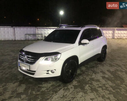 Белый Фольксваген Тигуан, объемом двигателя 2 л и пробегом 277 тыс. км за 11800 $, фото 1 на Automoto.ua