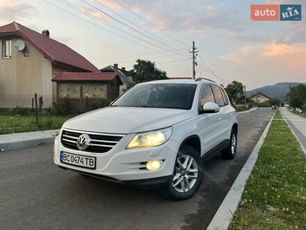Фольксваген Тігуан 2010 у Сколе на Automoto.ua Білий Фольксваген Тігуан, об'ємом двигуна 2 л та пробігом 211 тис. км за 10900 $, фото 1 на Automoto.ua