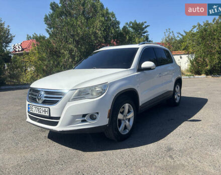 Білий Фольксваген Тігуан, об'ємом двигуна 2 л та пробігом 220 тис. км за 8700 $, фото 1 на Automoto.ua