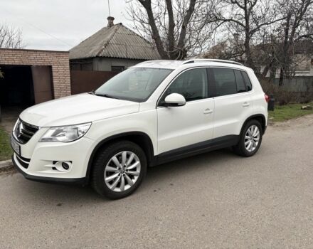 Белый Фольксваген Тигуан, объемом двигателя 2 л и пробегом 276 тыс. км за 9999 $, фото 1 на Automoto.ua