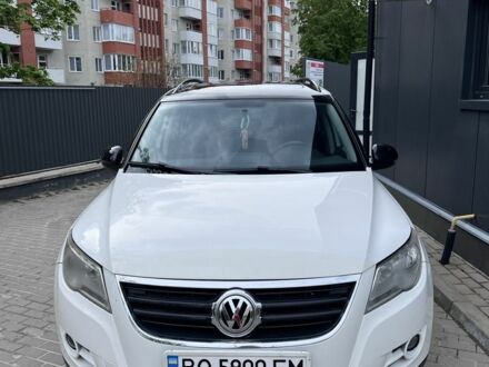 Фольксваген Тігуан 2010 у Тернополі на Automoto.ua Білий Фольксваген Тігуан, об'ємом двигуна 2 л та пробігом 135 тис. км за 11000 $, фото 1 на Automoto.ua