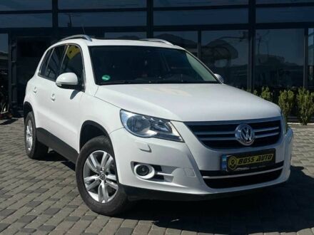 Білий Фольксваген Тігуан, об'ємом двигуна 2 л та пробігом 226 тис. км за 12800 $, фото 1 на Automoto.ua
