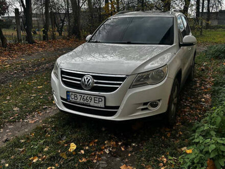 Белый Фольксваген Тигуан, объемом двигателя 1.98 л и пробегом 236 тыс. км за 9500 $, фото 1 на Automoto.ua