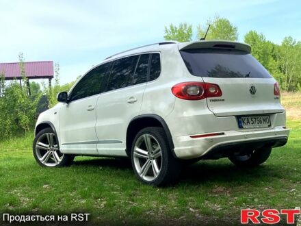 Фольксваген Тигуан 2010 в Киеве на Automoto.ua Белый Фольксваген Тигуан, объемом двигателя 2 л и пробегом 218 тыс. км за 12000 $, фото 1 на Automoto.ua
