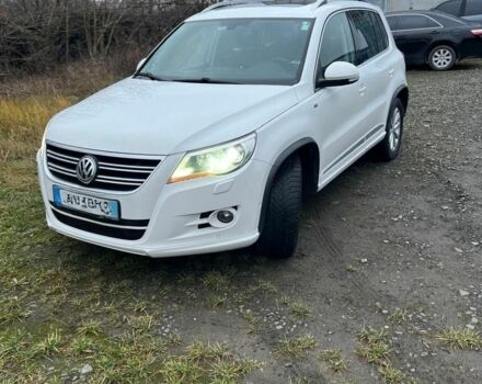 Белый Фольксваген Тигуан, объемом двигателя 2 л и пробегом 241 тыс. км за 7500 $, фото 1 на Automoto.ua