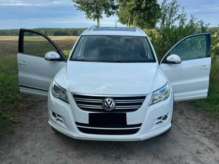 Фольксваген Тигуан 2010 в Чернигове на Automoto.ua Белый Фольксваген Тигуан, объемом двигателя 2 л и пробегом 106 тыс. км за 7500 $, фото 1 на Automoto.ua