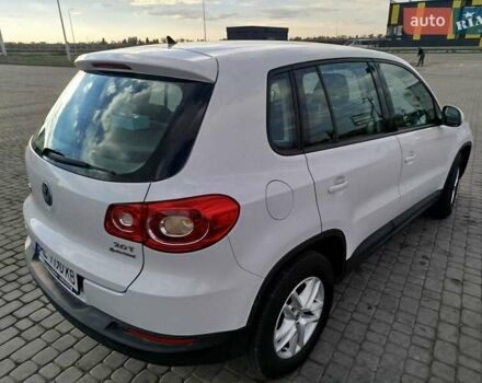 Белый Фольксваген Тигуан, объемом двигателя 1.98 л и пробегом 183 тыс. км за 9900 $, фото 1 на Automoto.ua