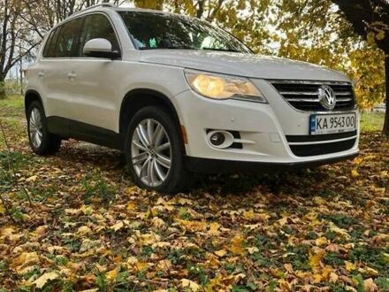 Фольксваген Тигуан 2011 в Луцке на Automoto.ua Белый Фольксваген Тигуан, объемом двигателя 1.98 л и пробегом 210 тыс. км за 9800 $, фото 1 на Automoto.ua