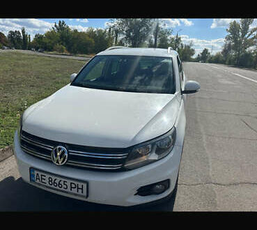 Білий Фольксваген Тігуан, об'ємом двигуна 1.98 л та пробігом 240 тис. км за 9900 $, фото 1 на Automoto.ua