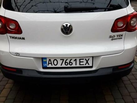 Белый Фольксваген Тигуан, объемом двигателя 1.97 л и пробегом 215 тыс. км за 13000 $, фото 1 на Automoto.ua