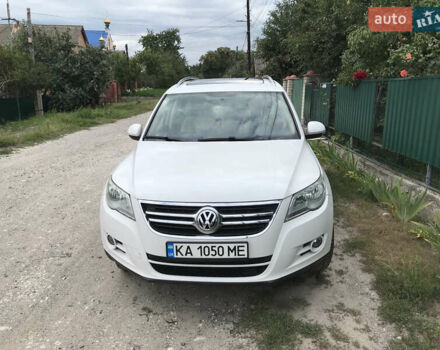 Білий Фольксваген Тігуан, об'ємом двигуна 1.98 л та пробігом 157 тис. км за 11599 $, фото 1 на Automoto.ua