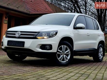 Белый Фольксваген Тигуан, объемом двигателя 2 л и пробегом 120 тыс. км за 15500 $, фото 1 на Automoto.ua