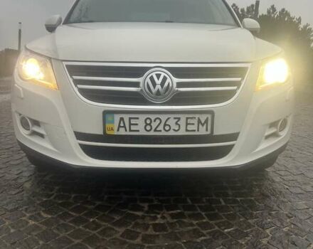 Белый Фольксваген Тигуан, объемом двигателя 2 л и пробегом 252 тыс. км за 9990 $, фото 1 на Automoto.ua