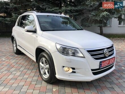Белый Фольксваген Тигуан, объемом двигателя 2 л и пробегом 165 тыс. км за 13600 $, фото 1 на Automoto.ua