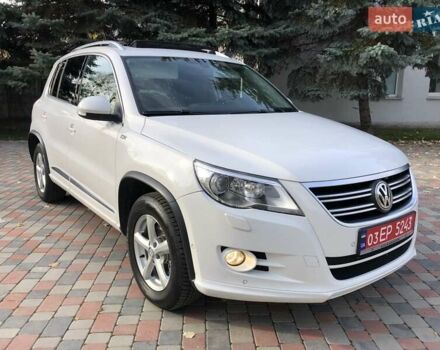 Білий Фольксваген Тігуан, об'ємом двигуна 2 л та пробігом 165 тис. км за 13600 $, фото 1 на Automoto.ua
