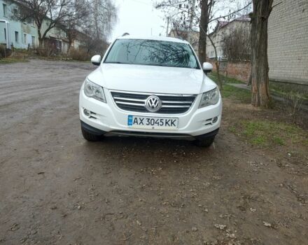 Білий Фольксваген Тігуан, об'ємом двигуна 2 л та пробігом 170 тис. км за 9500 $, фото 1 на Automoto.ua