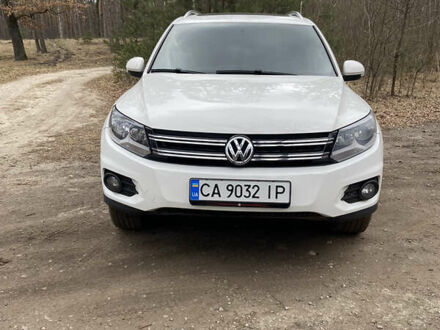 Фольксваген Тигуан 2011 в Черкассах на Automoto.ua Белый Фольксваген Тигуан, объемом двигателя 2 л и пробегом 240 тыс. км за 12500 $, фото 1 на Automoto.ua