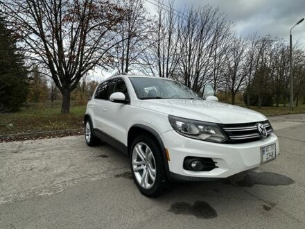 Белый Фольксваген Тигуан, объемом двигателя 2 л и пробегом 215 тыс. км за 12500 $, фото 1 на Automoto.ua