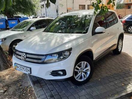 Белый Фольксваген Тигуан, объемом двигателя 1.97 л и пробегом 49 тыс. км за 19999 $, фото 1 на Automoto.ua